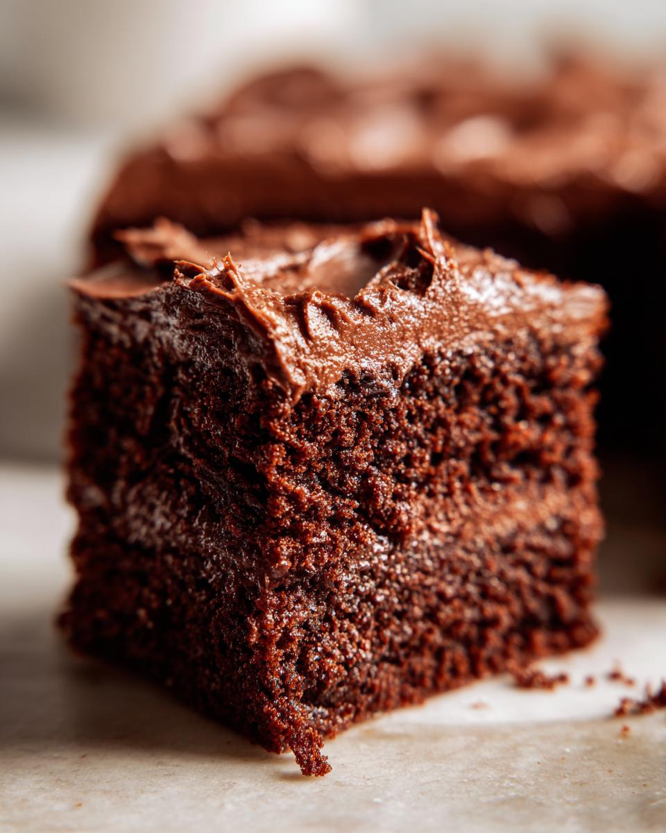 Amazing One-Bowl Chocolate Cake: 1 Bowl, 10 Minutes 5 One-Bowl Chocolate Sheet Cake with Creamy Frosting - detail 2
