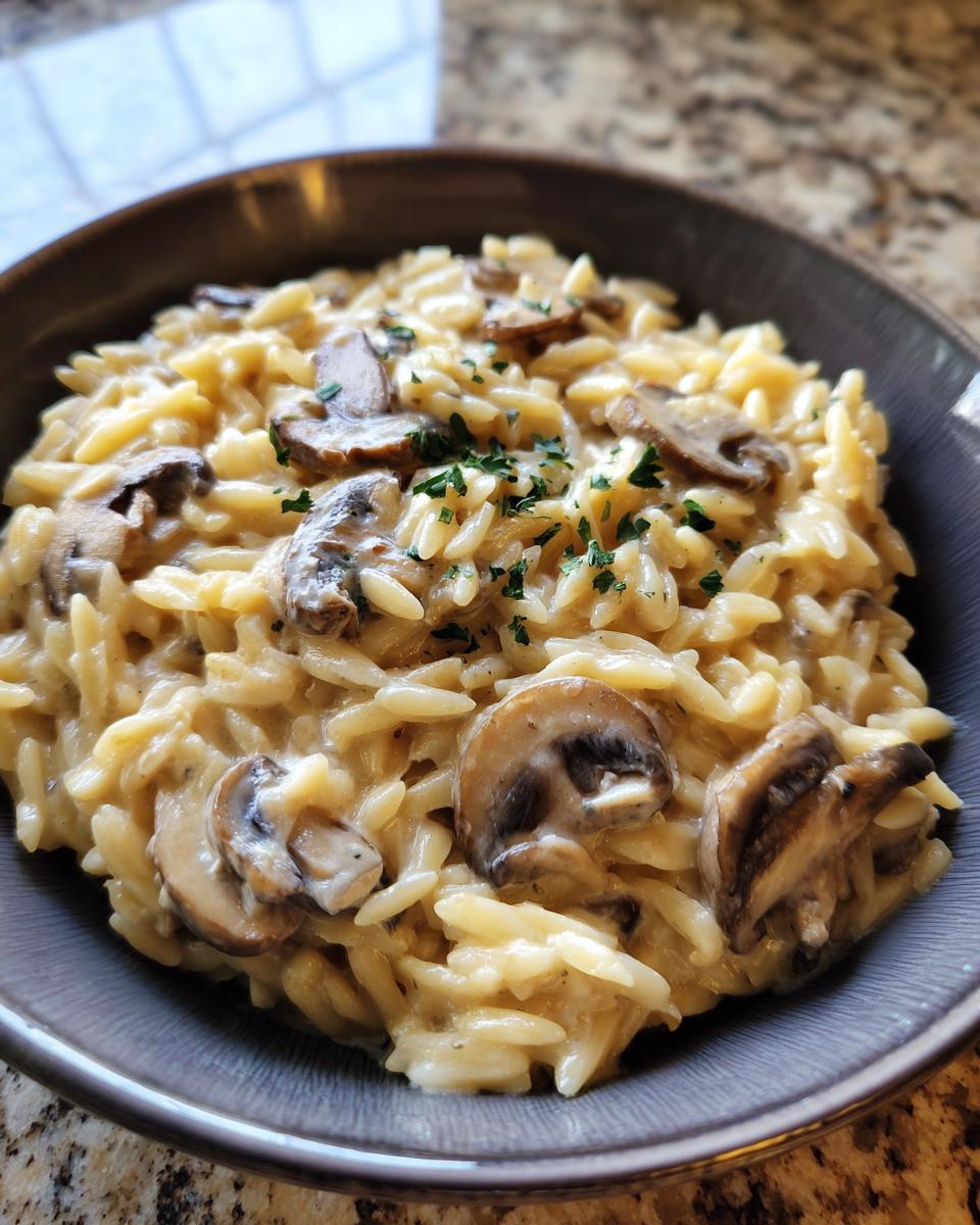 One-Pot Creamy Mushroom Orzo Ready in 30 Minutes! 5 One-Pot Creamy Mushroom Orzo (Meatless) - detail 2