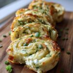 Taco pinwheels are a simple and flavor-packed appetizer! They're an easy party snack that you can make ahead… | Finger foods easy, Pinwheel recipes, Appetizers easy